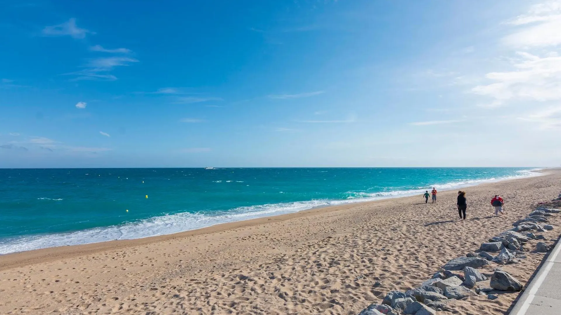 Homeholidaysrentals Liberty - Costa Barcelona Pineda de Mar Spain